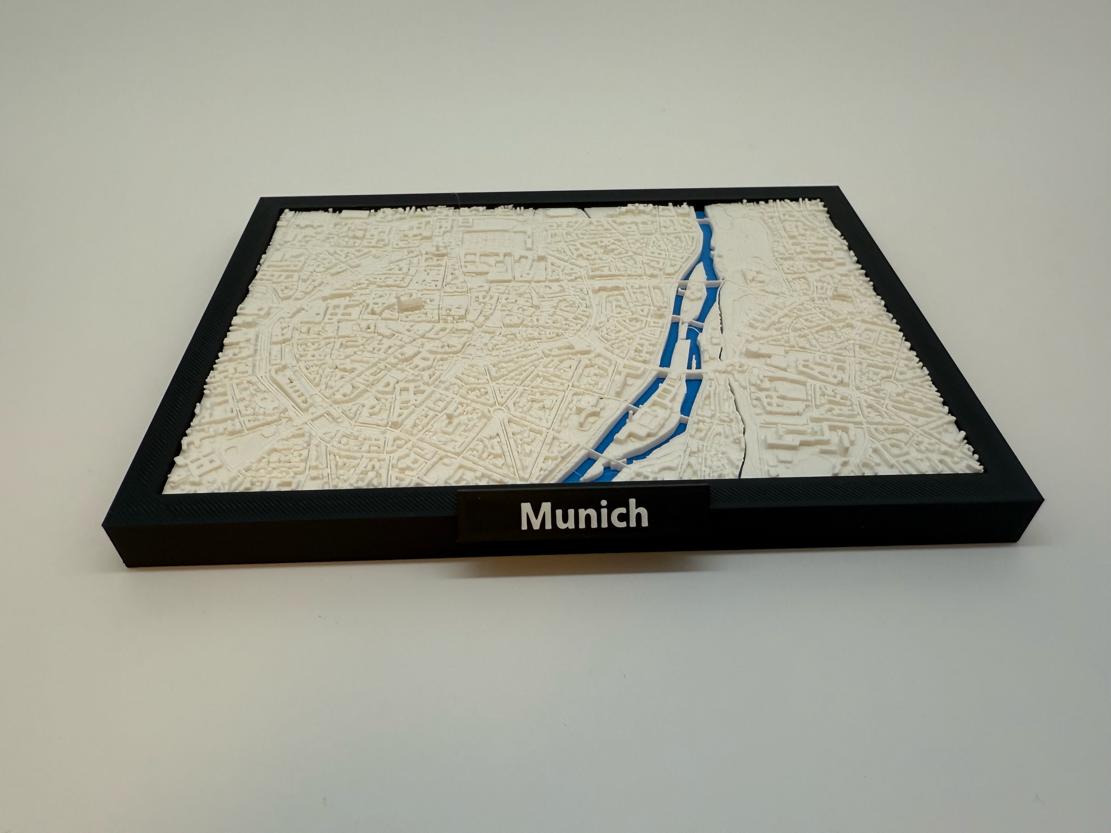 3D Geprinte Miniatuur van München – Gedetailleerde Stadskaart en Rivierlandschap - Premium Quality
