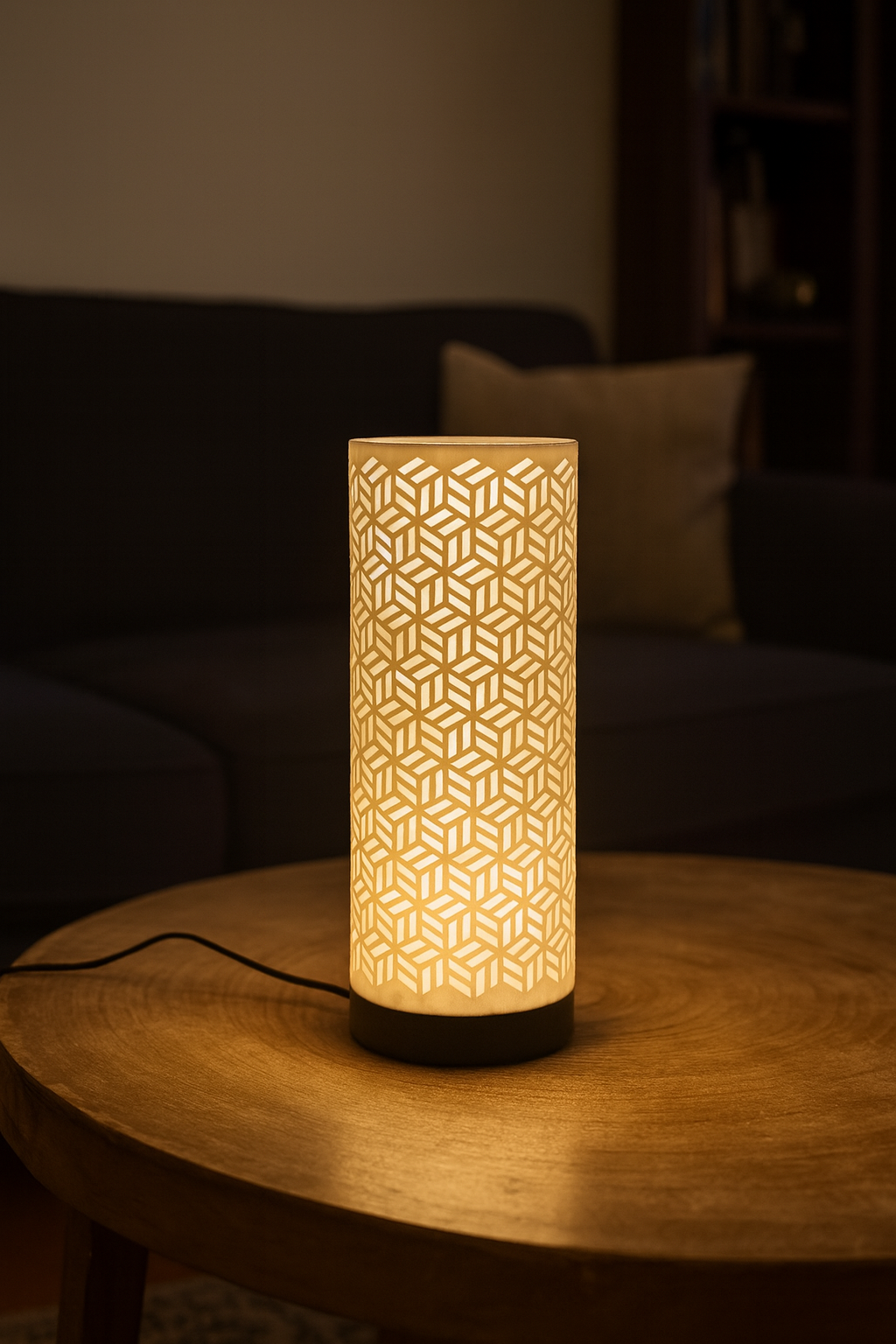 'Dia' table lamp with geometrically cut cylinder shade and sleek base – Modern mood lighting